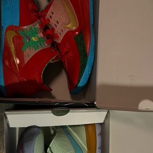 Kyrie Spongebobs only wore 1 pair just collecting dust